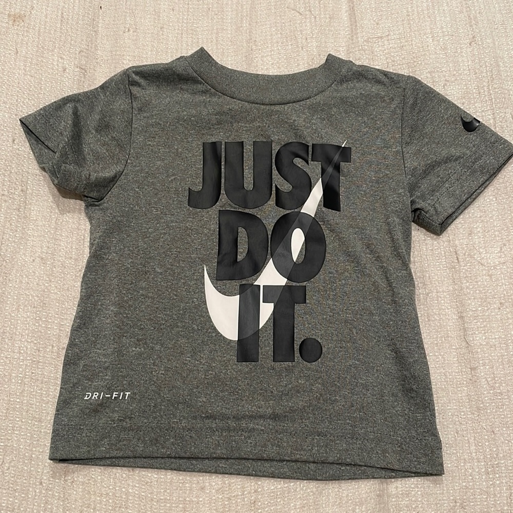 Nike dry fit t-shirt